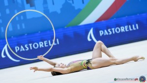 aa q guyumjian lily arm ph simone ferraro sfa07968 copia